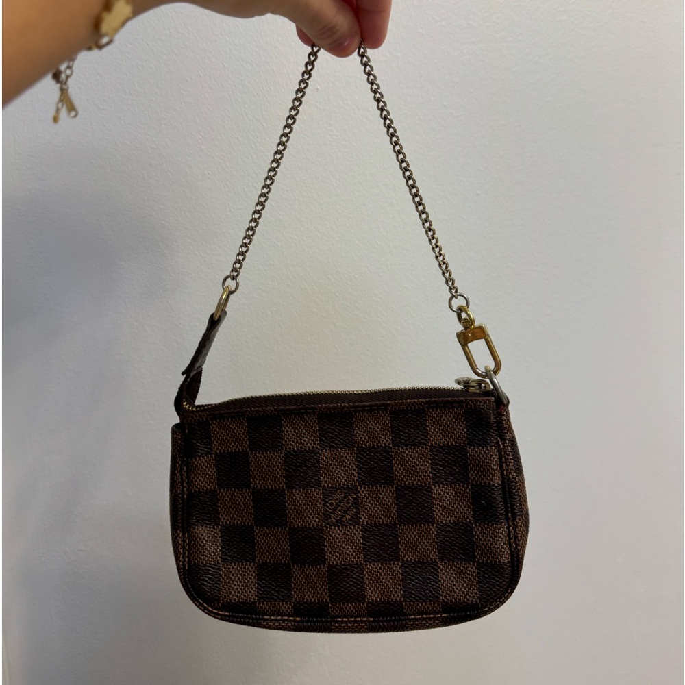 Louis Vuitton mini pochette